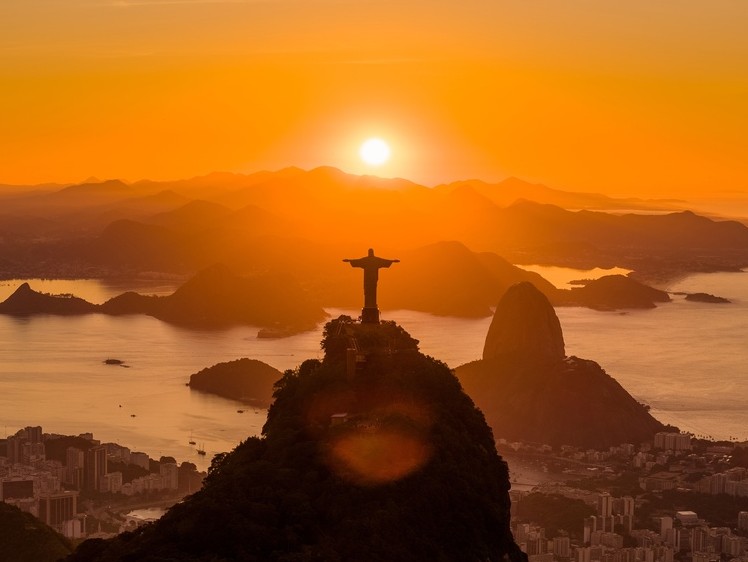 Kriststyttan og Rio de Janeiro við sólarupprás